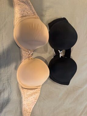Neutral Nude and Classic Black strapless b tempted Bras - 2 Pack